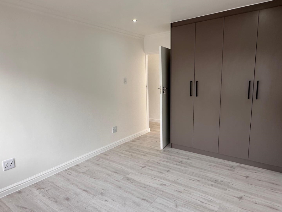 To Let 3 Bedroom Property for Rent in Bantry Bay Western Cape
